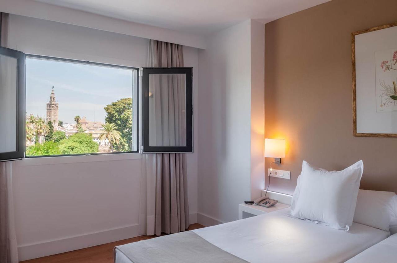 Alcazar Hotel