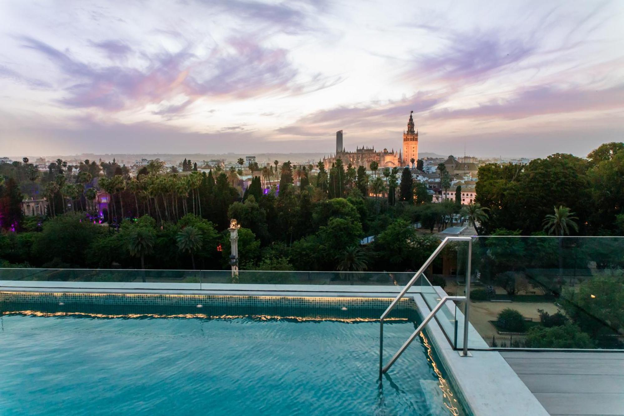 Alcazar Hotel