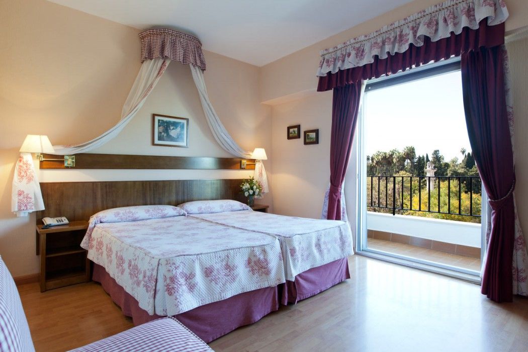 Alcazar Hotel