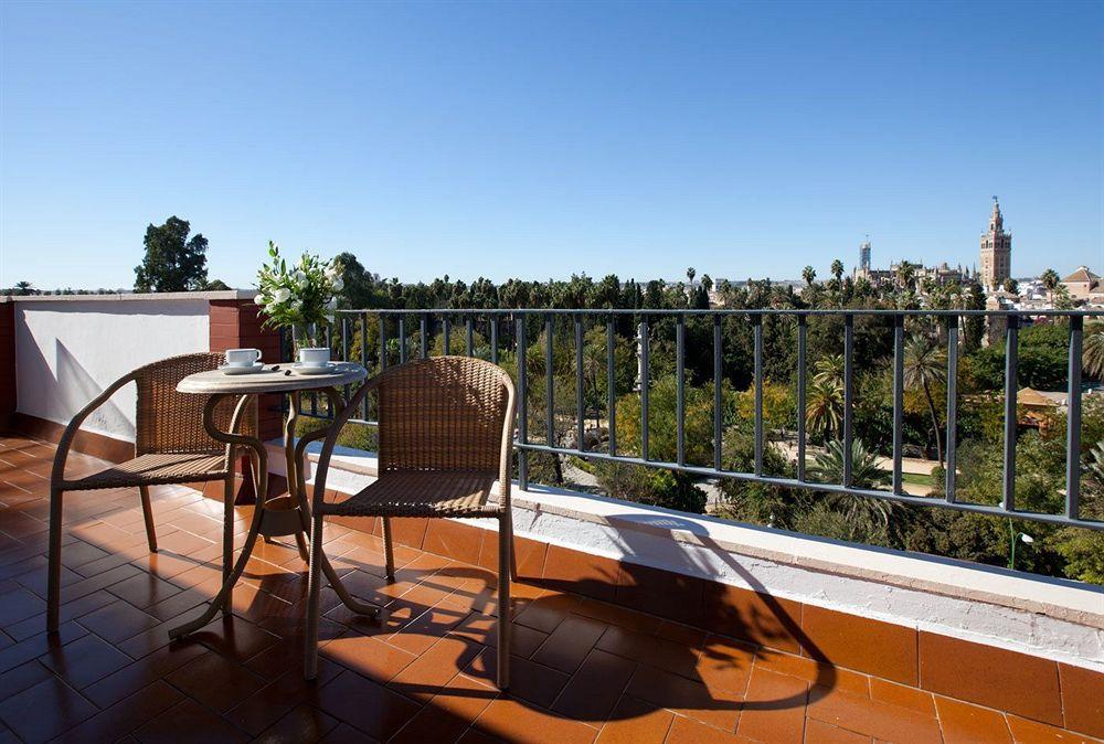 Alcazar Hotel